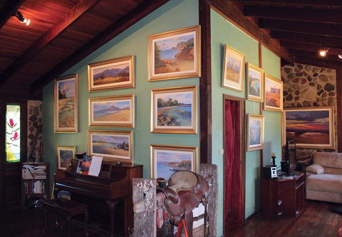 Rossiters’ Paintings - Tourism Caloundra 2