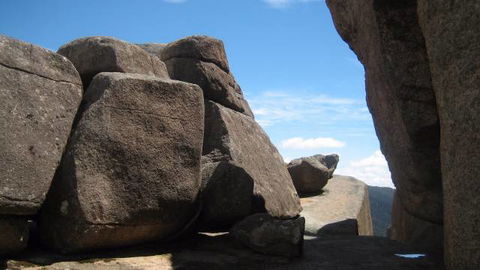 Square Rock - Tourism Caloundra 0