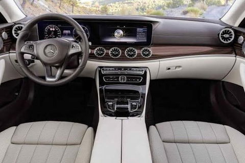 Taxi Service, Chauffeur Services With Baby Seat And Booster Seat Facility - Tourism Caloundra 1