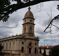 Adelaide Walking Tour Grand Mansions and Sub-Divisions - Tourism Caloundra