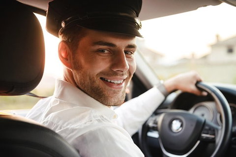 Round Trip Transfer In Private Vehicle From-to Airport In Adelaide Downtown - Tourism Caloundra 3