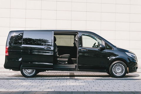 Adelaide Airport To Hotel Round-Trip Private Business Transfer - Tourism Caloundra 1