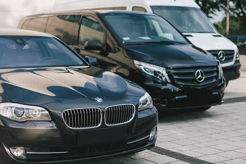 Adelaide Airport To Hotel Round-Trip Private Business Transfer - Tourism Caloundra 0