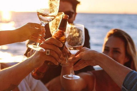 Adelaide Ocean Safari - Twilight Safari - Tourism Caloundra 0