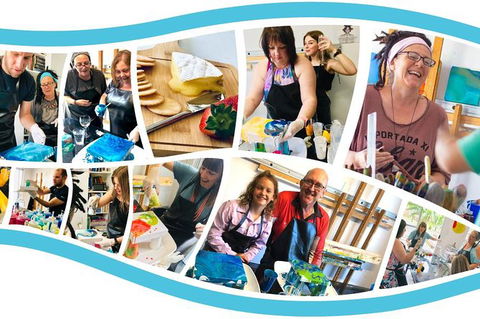 Try Pour Painting In An Artistâ€™s Studio! - Tourism Caloundra 0