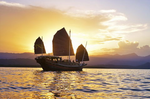 Shaolin Sunset Sailing Aboard Authentic Chinese Junk Boat - Tourism Caloundra 4