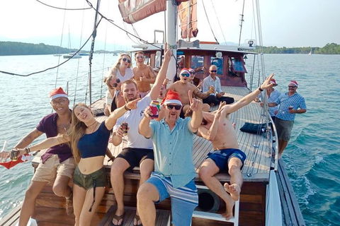 Shaolin Sunset Sailing Aboard Authentic Chinese Junk Boat - Tourism Caloundra 12