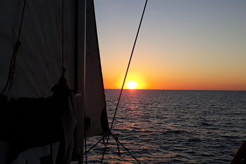 Sunset 3-Hour Cruise From Darwin Includes Dinner And Sparkling Wine - Tourism Caloundra 5