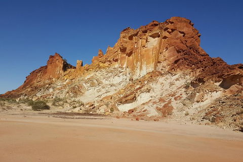 Chambers Pillar And Rainbow Valley 1 Day 4WD Tour - Tourism Caloundra 3