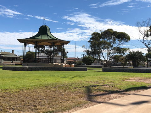 Davies Square, Wallaroo - Tourism Caloundra 1