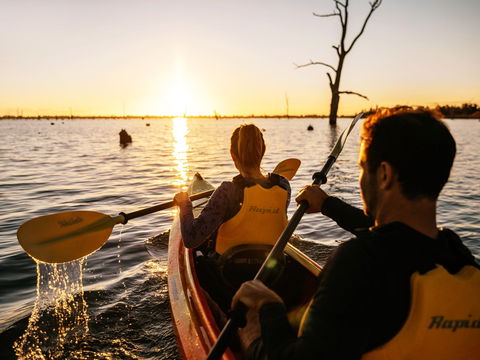 Lake Mulwala - Tourism Caloundra 0