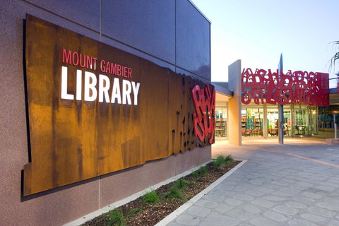 Mount Gambier Library - Tourism Caloundra 0