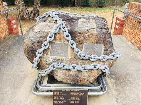 Nathalia  Memorial Gardens - Tourism Caloundra 0