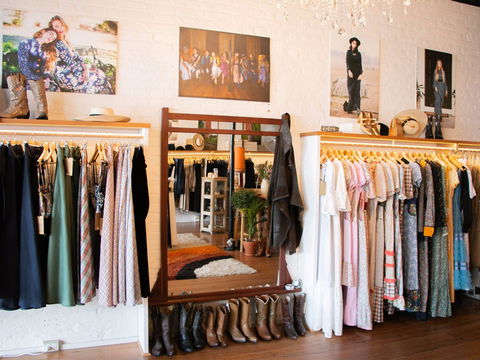 Saloon Design House - Tourism Caloundra 1