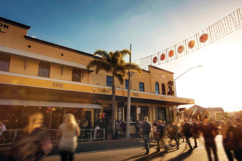 Caxton Street - Tourism Caloundra 2