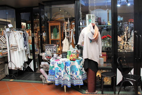 Country House Gifts And Homewares - Tourism Caloundra 0