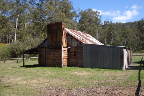 Fry's Hut - Tourism Caloundra 0
