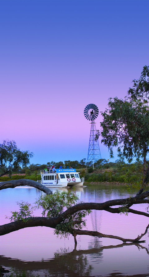 Thomson River, Longreach - Tourism Caloundra 1