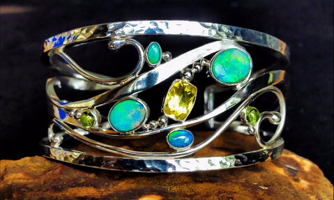 Australian Outback Opals - Tourism Caloundra 0