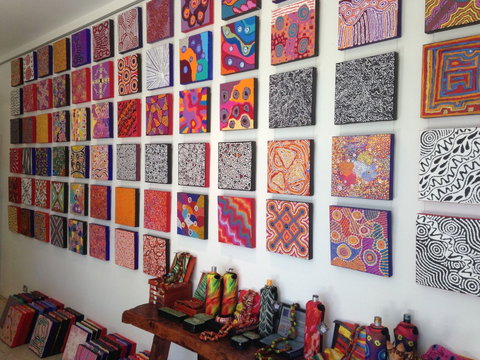 Bouddi Gallery - Contemporary Aboriginal Lifestyle Art - Tourism Caloundra 1