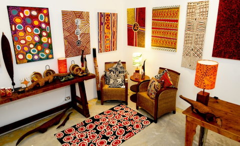 Bouddi Gallery - Contemporary Aboriginal Lifestyle Art - Tourism Caloundra 2