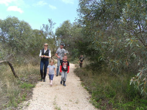 Meningie Lions Walking Trail - Tourism Caloundra 0