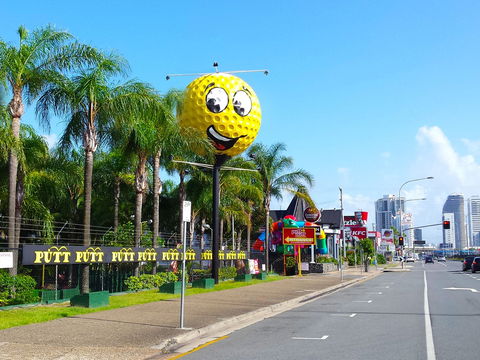 Putt Putt Mermaid Beach - Tourism Caloundra 2
