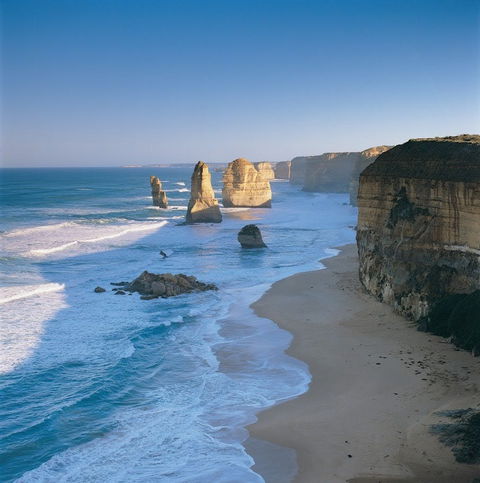 Great Ocean Road - Tourism Caloundra 1