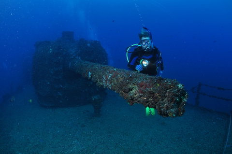 HMAS Brisbane Dive Site - Tourism Caloundra 1
