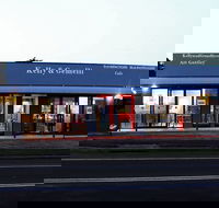Kelly  Gemelli - Art and Design - Tourism Caloundra