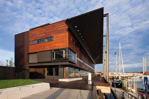 Library At The Dock - Tourism Caloundra 0