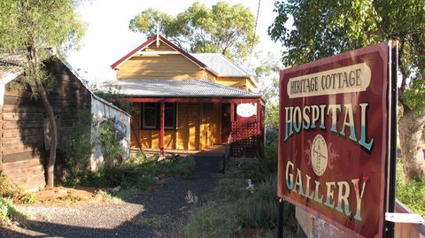 Lightning Ridge Heritage Cottage - Tourism Caloundra 0
