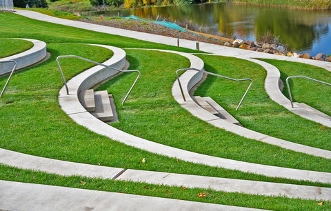 Queen Elizabeth Ll Park Queanbeyan - Tourism Caloundra 2