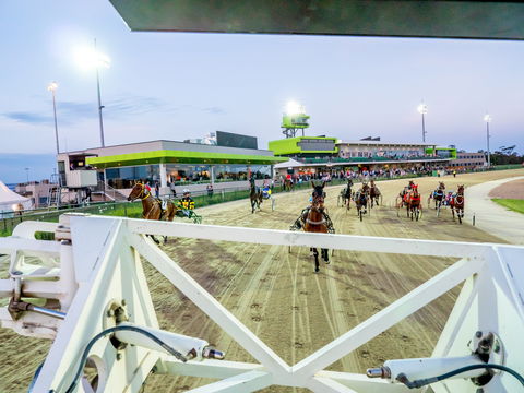 Tabcorp Park - Tourism Caloundra 1