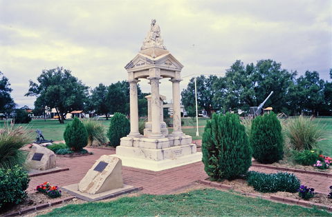 Weeping Mother Memorial - Tourism Caloundra 0