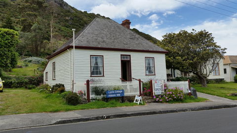 Joe Lyons Cottage - Tourism Caloundra 0
