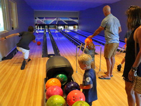 Bowlo Sports And Leisure Yamba - Tourism Caloundra 2