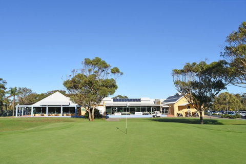 Hawks Nest Golf Club - Tourism Caloundra 0