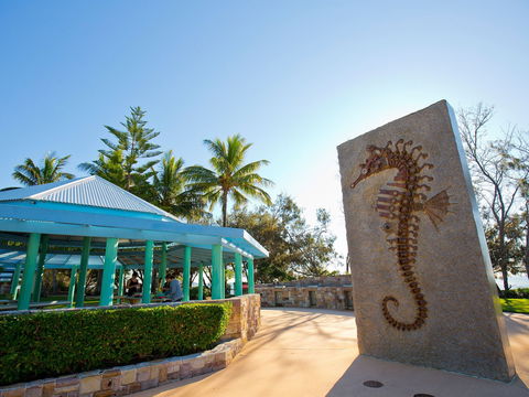 Millennium Esplanade And Tannum Sands Beach - Tourism Caloundra 1