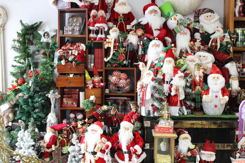 Mrs Claus And Santa - Tourism Caloundra 2