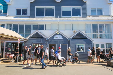 Newcastle Shoreline Walk - Tourism Caloundra 0