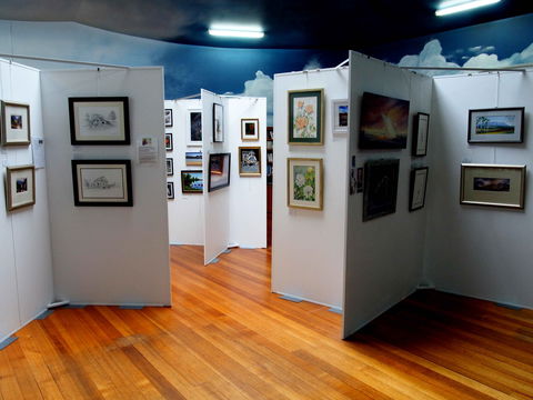 Pioneer Gallery (Working Art Space Sheffield) - Tourism Caloundra 1