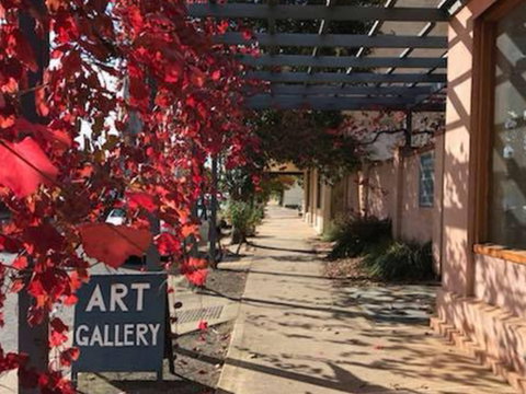 Riverton Light Gallery - Tourism Caloundra 0