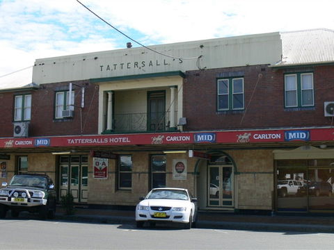 Tattersalls Hotel - Casino - Tourism Caloundra 0
