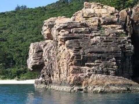 The Pinnacles - Tourism Caloundra 0