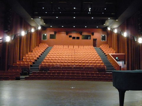 Capitol Theatre Tamworth - Tourism Caloundra 0