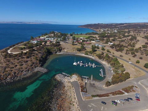 Christmas Cove - Tourism Caloundra 0