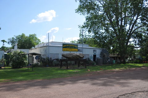 Grove Hill Hotel - Tourism Caloundra 0