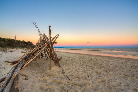 Red Beach - Tourism Caloundra 0