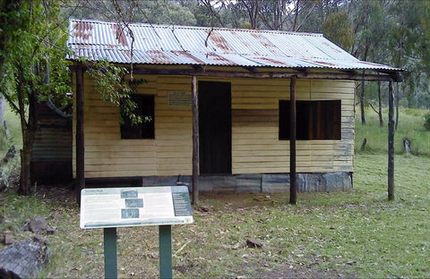 Scutts Hut - Tourism Caloundra 0